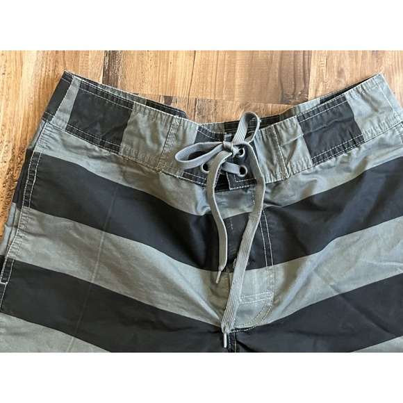 Converse One Star Striped Surf Board Shorts Mens Size 32 - Picture 2 of 6